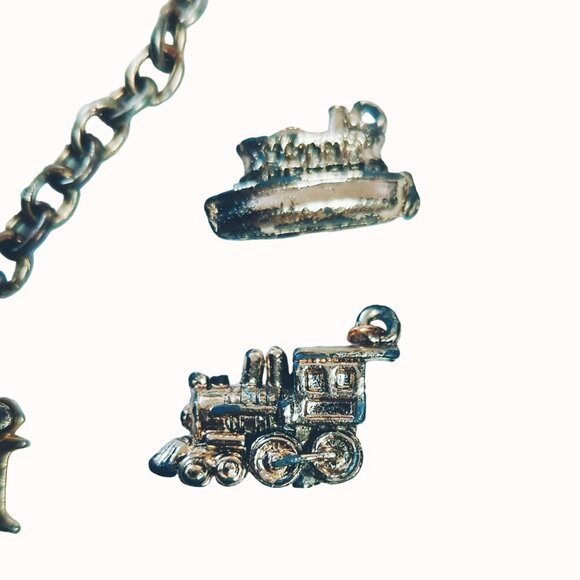 Vintage DI Diamond International Charm Bracelet With Boat Train Charms - Picture 3 of 4